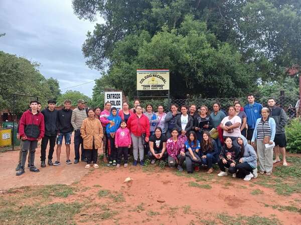 Estudiantes quedarían sin tercero de la Media en colegio de Itá - Nacionales - ABC Color