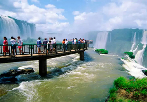 Fin de año y vacaciones mueve el turismo en las Tres Fronteras - La Clave