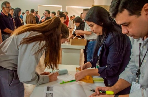 EBY efectuará segundo desembolso por becas “Gobierno del Paraguay”