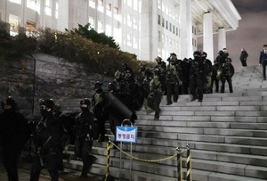 La oposición en Corea del Sur revoca la ley marcial decretada por el presidente Yoon - El Trueno