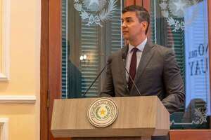 Santiago Peña autoriza el pago de aguinaldo a funcionarios - Política - ABC Color
