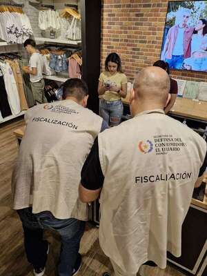 Black Friday: publicidad engañosa y descuentos mal aplicados en más del 50% de locales inspeccionados, detectó Sedeco - Economía - ABC Color