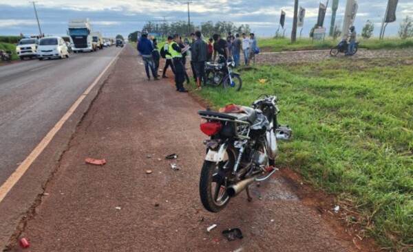 Dos niños heridos: viajaban en moto con su madre y la tía