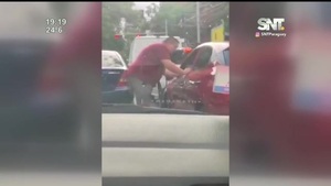 Brutal agresión en la vía pública - SNT