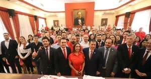 La Nación / Presentan solicitudes de afiliación de 1.300 jóvenes