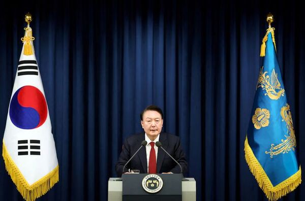 Tras el voto del Parlamento y las protestas, el presidente de Corea del Sur revocó la ley marcial