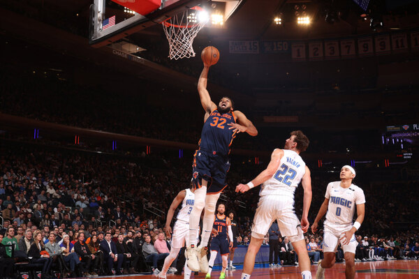Versus / Bucks, Knicks, Thunder y Mavs avanzan a cuartos de la Copa NBA