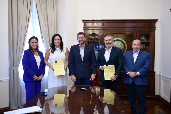 MOPC firma contrato para la segunda etapa de la defensa costera de Pilar - .::Agencia IP::.