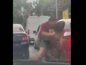 Violencia en Mariscal López: agredió a su expareja y al novio en el semáforo - Policiales - ABC Color