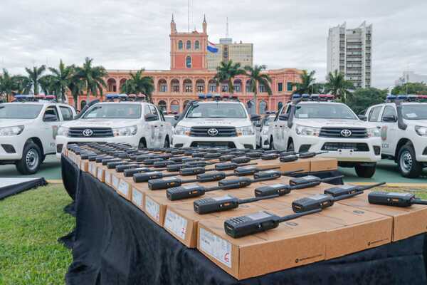 Policía recibe nueva flota de patrulleras y equipos de comunicación - 1000 Noticias