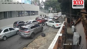 Brutal agresión en pleno tránsito asunceno - 1000 Noticias
