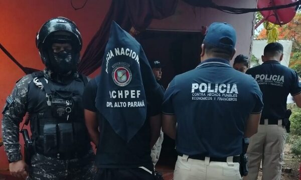 Salpicado por un caso de abuso sexual en niños, detienen al influencer Félix Rojas