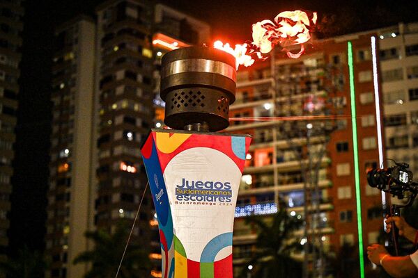 PlanSumar: Bandera paraguaya flamea en Bucaramanga • PARAGUAY TV