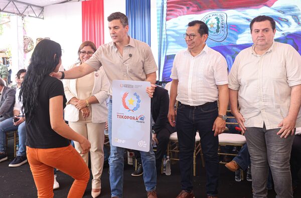 Tekoporã llegará a 200.000 familias y 7.000 adultos mayores se sumarán al programa de pensión - .::Agencia IP::.