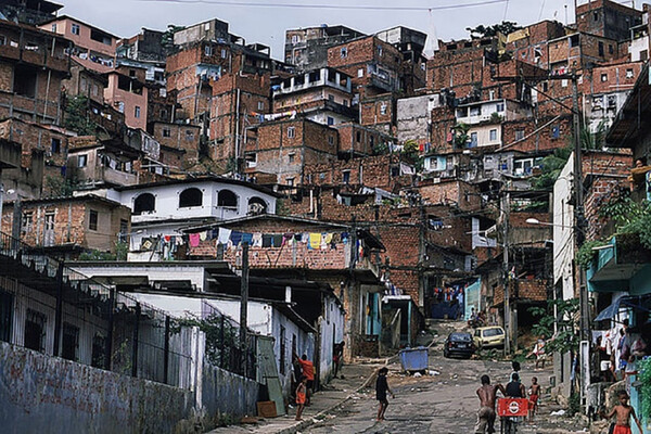 Brasil reduce la pobreza a su nivel más bajo desde 2012 - .::Agencia IP::.