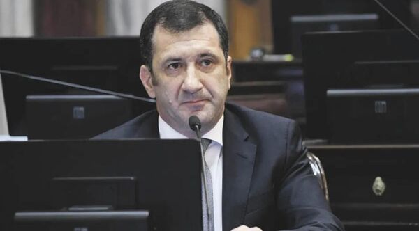 Senador argentino detenido en Paraguay con 200.000 dólares sin justificar - 1000 Noticias