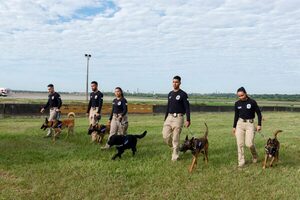 ¡Se incorporan cinco nuevos agentes perrunos a la Senad! - trece