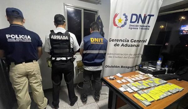 Senador argentino detenido en Paraguay con 200.000 dólares sin justificar