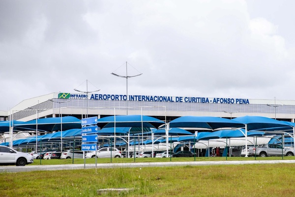 Celebran conexión entre Asunción y Curitiba con vuelo lleno