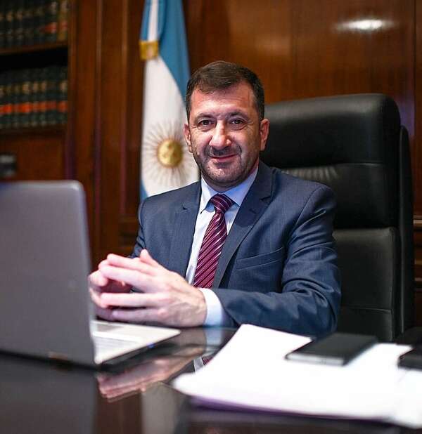 Abren investigación judicial en Argentina al senador que fue detenido en Paraguay con US$ 200.000 - Mundo - ABC Color