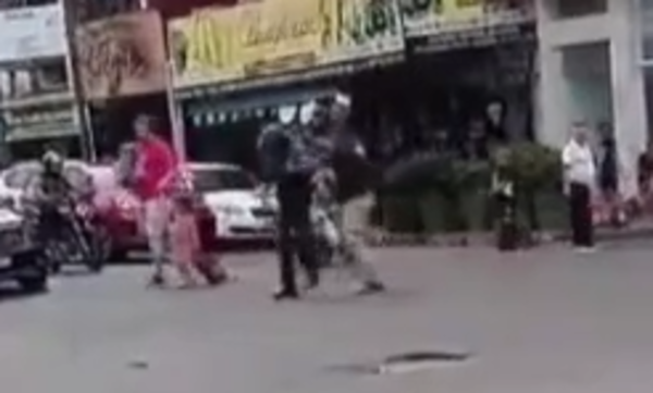 Agresión entre motociclista y agente de la PMT en San Lorenzo: versión oficial y denuncia - SNT
