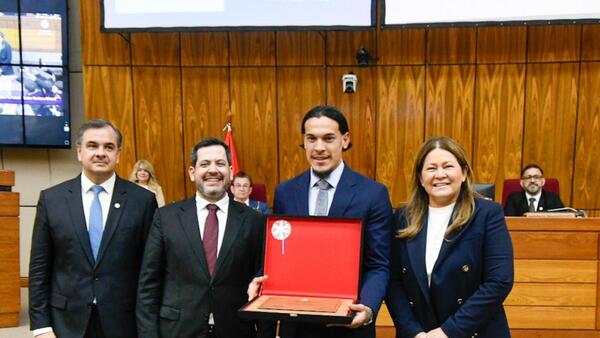 Gustavo Gómez se lleva merecido galardón