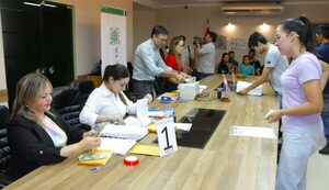 Becarios recibieron segundo desembolso en Itapúa y Caazapá - .::Agencia IP::.