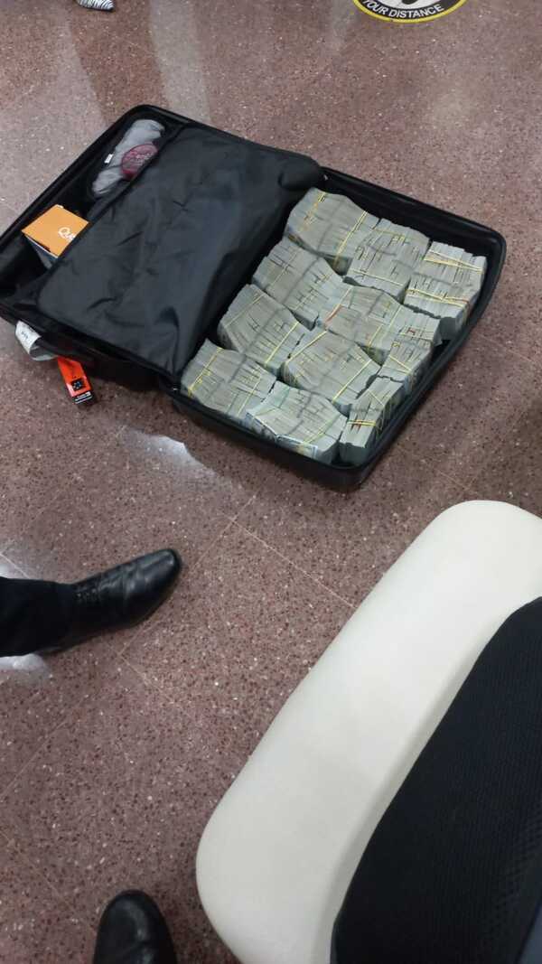 Minga Guazú: detienen a tres colombianos con USD 900.000 en su poder - trece