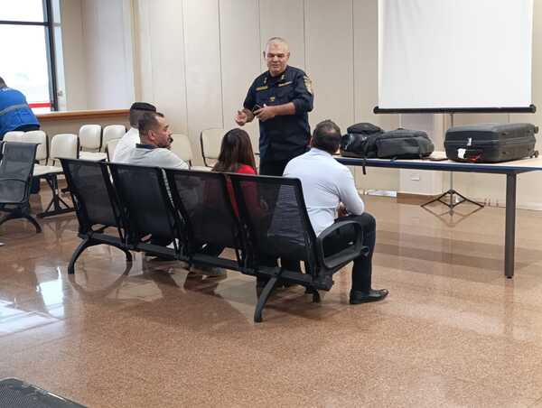 Detuvieron a tres colombianos con USD 900.000 en el aeropuerto de Minga Guazú - Unicanal