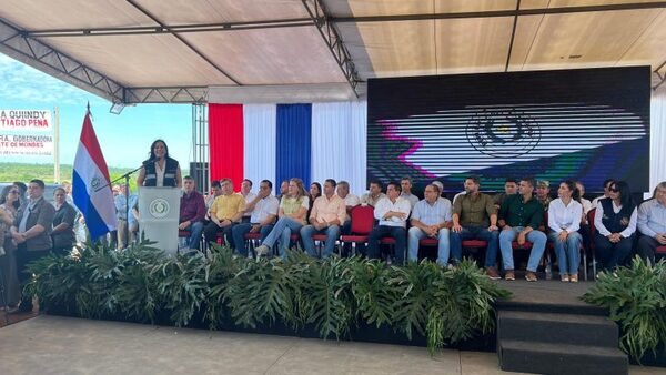 Ministra anuncia ejecución de obras claves en beneficio a pobladores de Paraguarí • RADIO NACIONAL