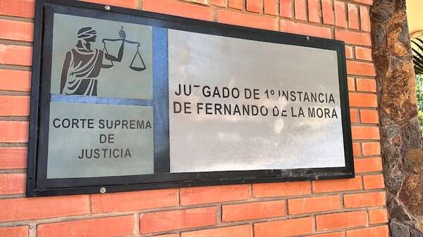 Video: esto pasó cuando abogada cuestionó restricción de ingreso por vestimenta al Poder Judicial - Nacionales - ABC Color