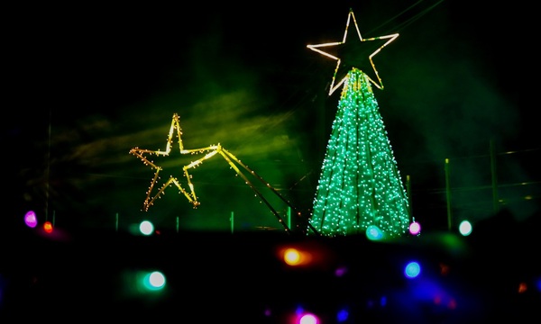 Gobernación de Caaguazú inauguró la magia navideña con encendido de luces y visitas solidarias - OviedoPress