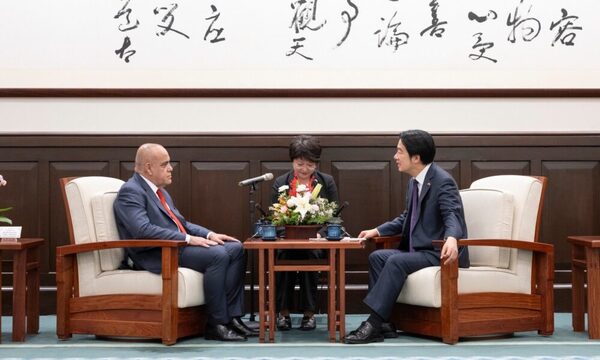 Lobby de alto funcionario chino genera tensión diplomática con Taiwán