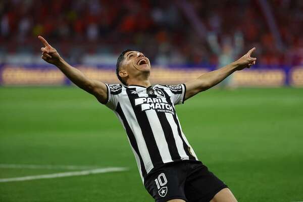 Botafogo, con Roberto Jr. Fernández de titular, ganó en Porto Alegre, pero todavía no es campeón - Fútbol Internacional - ABC Color
