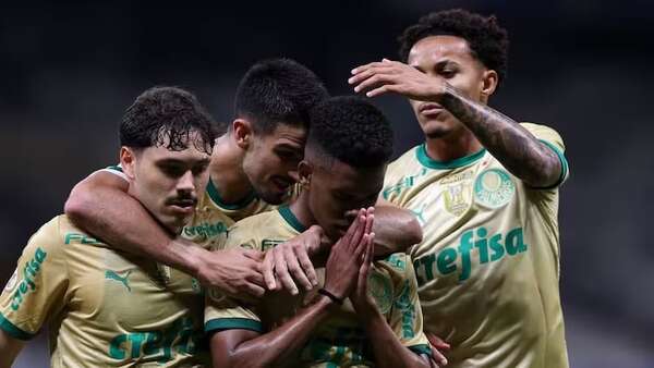 Palmeiras evitó la consagración de Botafogo con un gol a los 90′ - Fútbol Internacional - ABC Color