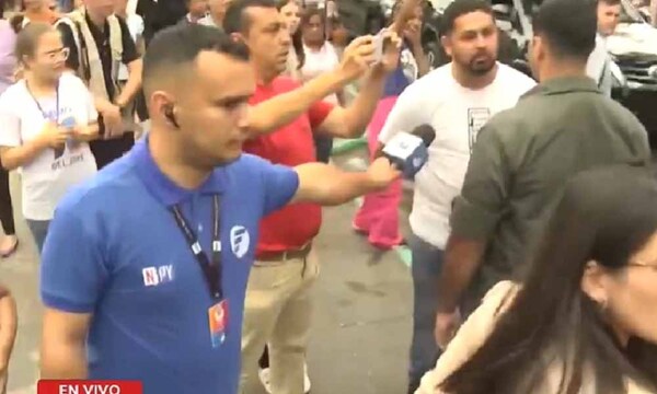 Peregrino reclama de lejos a Peña y es agredido por su escolta en Caacupé – Prensa 5