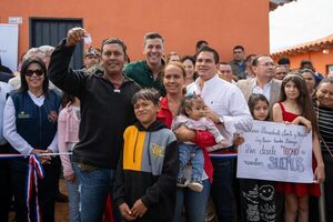 El Gobierno entregó viviendas, aportes, subsidios e inauguró un hogar de adultos mayores en Paraguarí • PARAGUAY TV