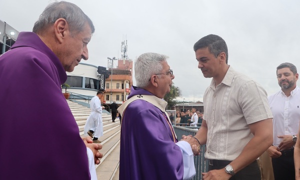 Escrachan a Santiago Peña en Caacupé: "El pueblo llora sangre" - OviedoPress