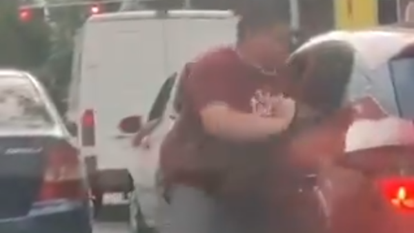 Sospechoso de brutal agresión a una pareja se entrega a la Policía