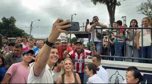 Pena compartió con la ciudadanía en Caacupé
