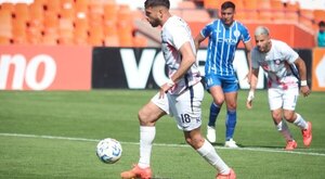 Versus / El goleador con raíces europeas que está en la mira de Guaraní