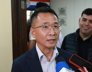Diplomático chino se quedó sin visa de gentileza del Gobierno paraguayo - ADN Digital