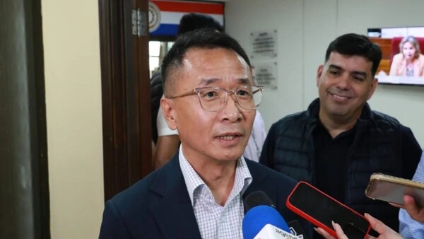 "O con China o Taiwán", advirtió canciller chino y Paraguay le canceló la visa