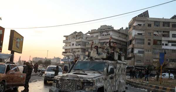 La Nación / Rebeldes islamistas entran en Hama, otra ciudad clave de Siria