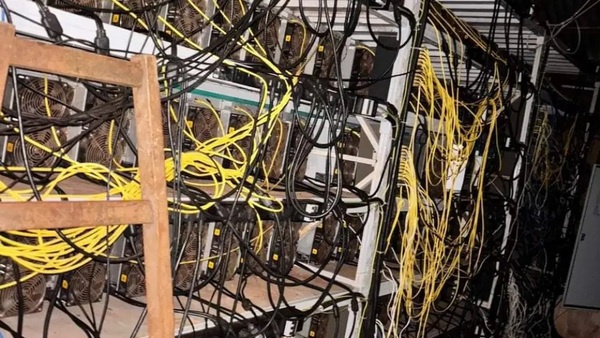 Desmantelan granja de criptominería en Itapúa por conexión ilegal