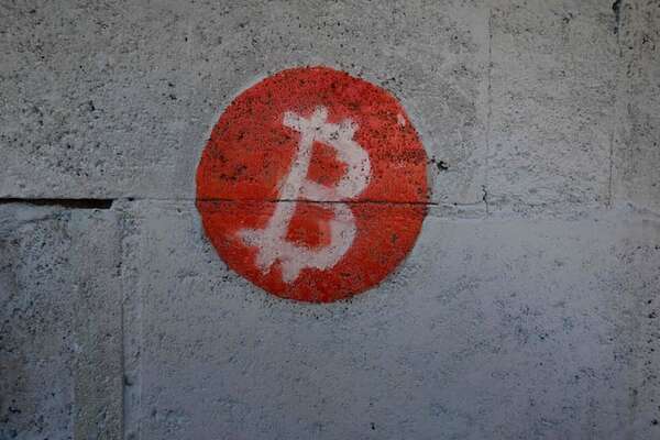 Bitcoin roza 104.000 dólares ante una nueva era favorable para las cripto en EE.UU. - Mundo - ABC Color