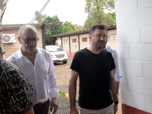 Senador argentino Edgardo Kueider y su secretaria cumplirán arresto domiciliario en Asunción 