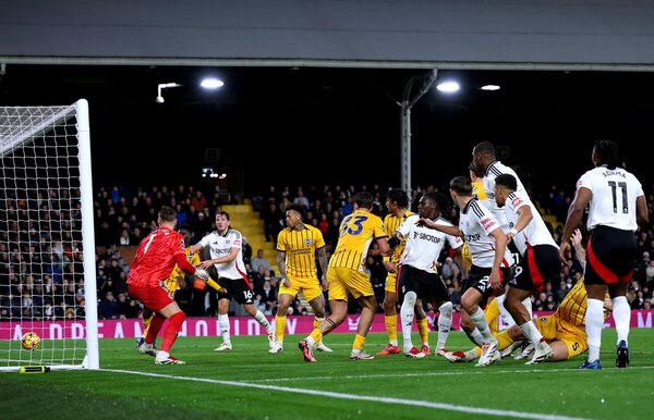 Versus / Julio Enciso ni en el banco y Brighton cae de visitante ante el Fulham