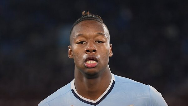 Noslin destroza al Napoli con un 'hat-trick'