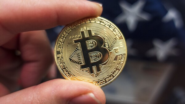 El bitcoin supera los 100.000 dólares en medio del optimismo por la victoria de Trump